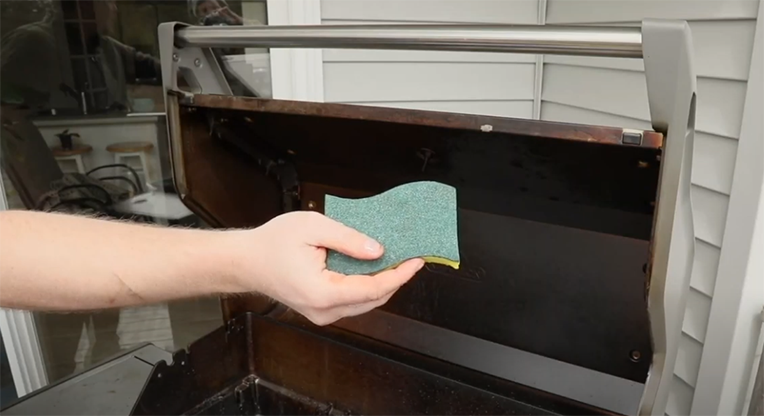 Foam scratch pad to clean grill with