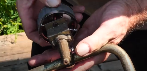 Gas grill burner valves