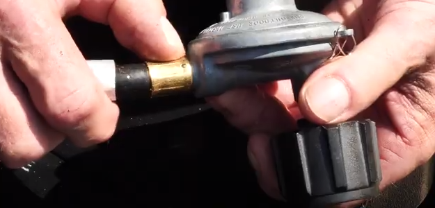 Gas grill regulator