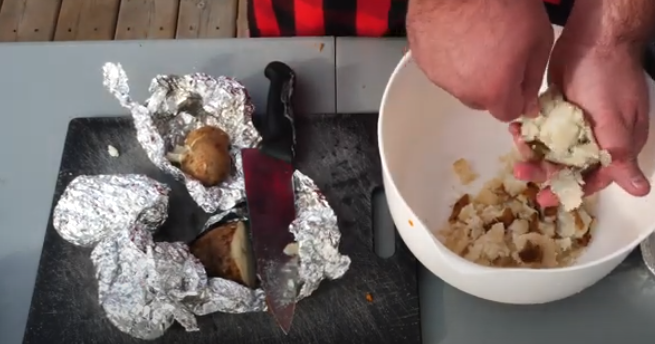 Prepare the regular potato mash