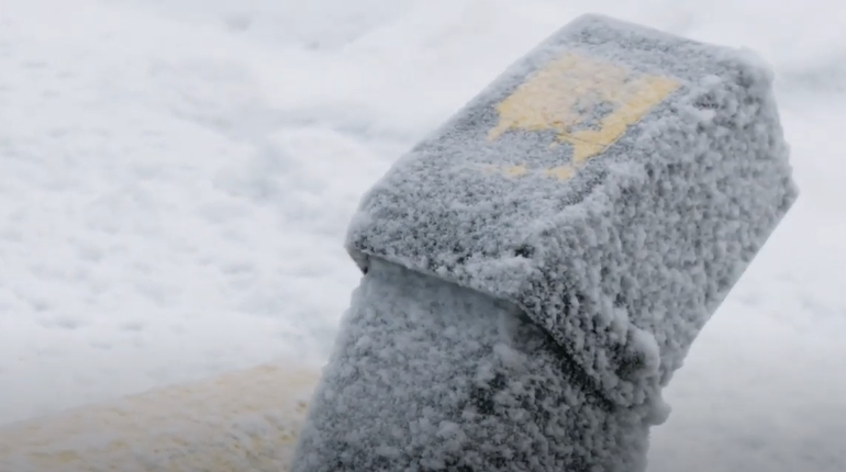Snowblower chute