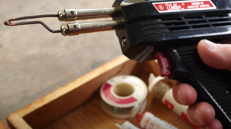 Soldering gun