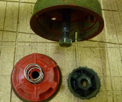 Trimmer Head Spool Removal