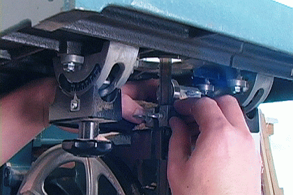 Adjust Lower Blade Guides
