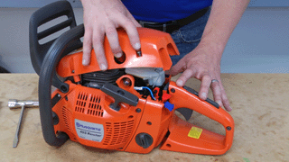How to Replace the Clutch Sprocket on a Chainsaw