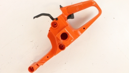 Chain Saw Parts: Leaks bar oil
