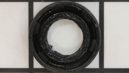 Lawn Tractor Parts: Leaks oil
