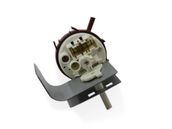 1018030-1-M-GE-WH12X10301        -Pressure Switch