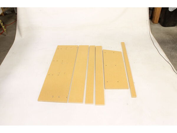 10323608-1-M-Delta-424043910006-Table Board Set
