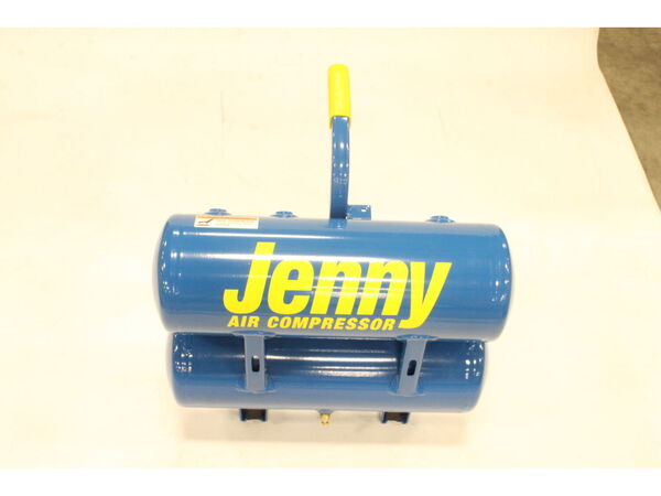 10375184-1-M-Jenny-411-1115-Tank-Hndcry