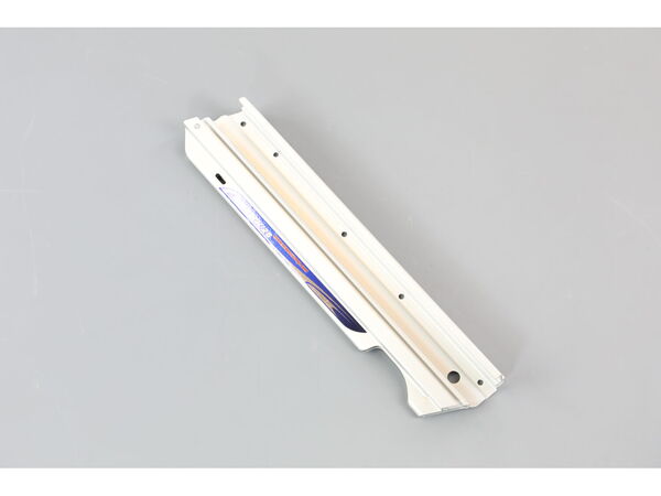 10413826-1-M-Max-KN81033-Magazine