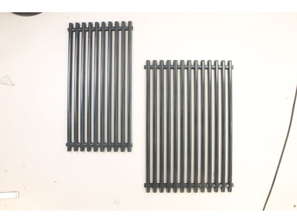10513196-1-M-Weber-9866-Porcelain Enamelled Replacement Cooking Grates