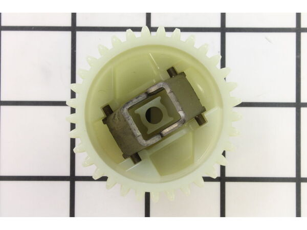 11851935-1-M-Subaru-277-45004-11-Governor Gear Cp