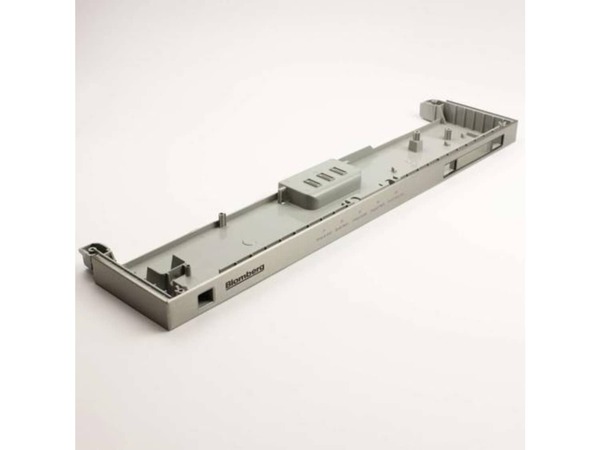 17801437-1-M-Blomberg-1745970134-Panel Group