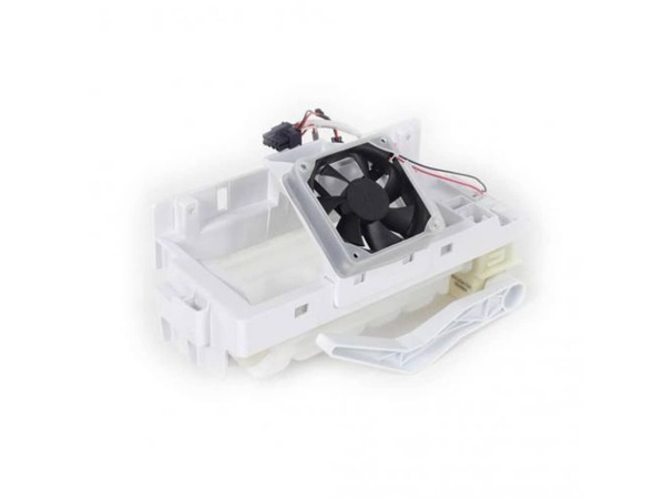 17809714-1-M-Blomberg-4922600200-Ice Group