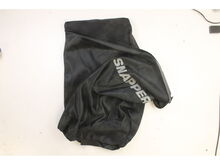 GRASS BAG DOOR W/GR – Part Number: 7075765YP