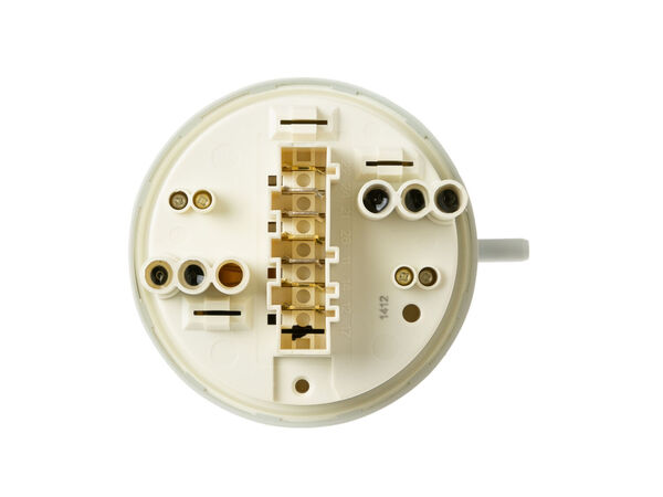 6447715-1-M-GE-WH12X10546-PRESSURE SWITCH