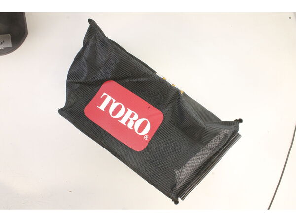8848644-1-M-Toro-119-0325-Grass Bag Asm