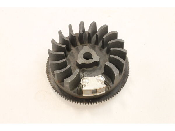9053942-1-M-Tecumseh-611085-Flywheel