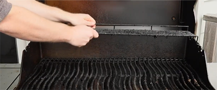 Removing the grill grates