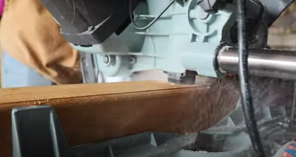 Cutting the miter saw bench legs