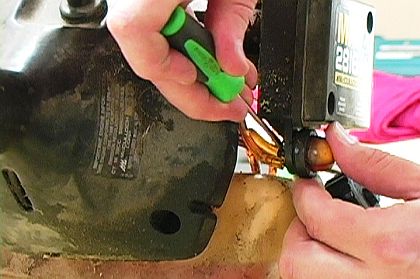 Remove Fuel Lines from Bulb